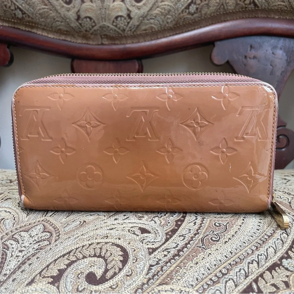 Louis Vuitton Caramel Light Brown Vernis Zip Around Long Wallet Zippy Authentic